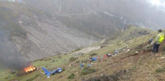 उत्तराखंड में केदारनाथ से लौट रहा हेलीकॉप्टर दुर्घटनाग्रस्त, पायलट समेत 6 लोग सवार