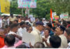 जदयू कार्यालय पर पंचायत वार्ड सदस्यों का हंगामा, गेट तोड़ने की कोशिश